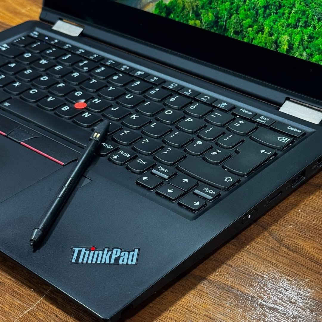 ✨ أقوى جهاز للطلاب والجامعيين ✨ 
Lenovo ThinkPad X13 Yoga 2-in-1 

💻 جهاز لابتوب + تابلت في واحد 
✅ المعالج: Intel Core i5 الجيل العاشر سريع 
✅ الرام: 8GB تشغل كل برامج الجامعة 
✅ الهارد: SSD 256GB بفتح في 7 ثواني 
✅ الشاشة: 14 بوصة FHD لمس قابلة للطي 360° 
✅ القلم الأصلي: مدمج في الجهاز للكتابة والرسم 📝 

🎁 الباقة كاملة هدية: 
1. شاحن أصلي 
2. شنطة لابتوب عملية للجامعة 
3. استيكر حروف عربي هدية 

🛡️ ضمان فاتورة 30 يوم 
 

💰 السعر: 1650 ألف جنيه فقط 
🚚 يوجد توصيل أم درمان وخارجها

📍 أم درمان - الشهداء - مول أم درمان 
📞 0110754254 / 0961212167


**إذا كنت صاحب هذا الإعلان وتريد حذفه لأي سبب، رجاءا أرسل رسالة إلى الدعم الفني**