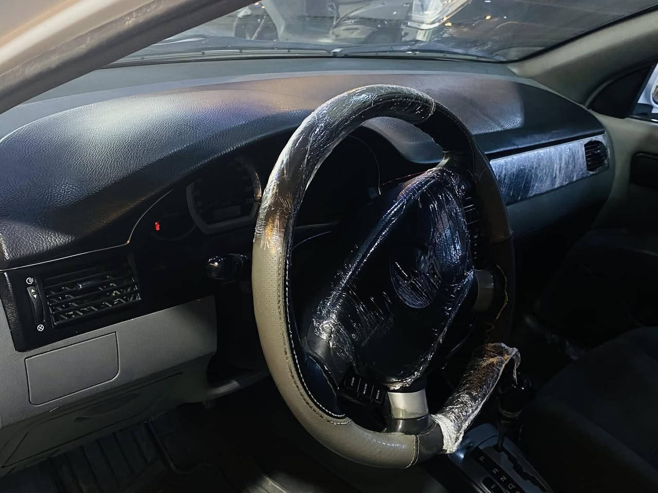 السلام عليكم للبيع اوبترا 2012 خليجي بيه جاملغات اماميه اثر شخوط بدون ضربه نهائي دواخل مكفوله وبيه الدور الخلفي السيارة جديده وجاهزه ماناقصه اي شي مكينه كير حداديه تخم تايرات مصروف عليه سيارة ومرتبه تاخذه ربع مذب عليه وبالعافيه عل ياخذه رقم بابل الدولي مكانه كربلاء طويريج 
السعر 87 وبيه مجال بسيط 
للستفسار ***********
