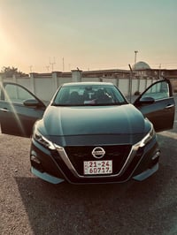 للبيع نيسان التيما موديل 2022 ماشية 93 الف ميل SV بدون قطرة صبغ حادثها...