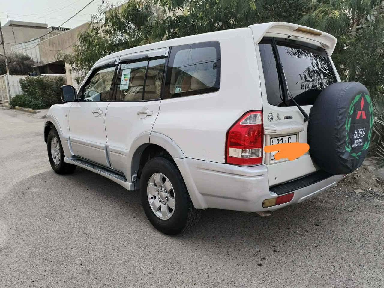 ميتسوبيشي باجيرو ٢٠٠٦
السياره خليجي
 السياره بيه صبغ نص الباب مال السايق وباب الجنطه
رقم اربيل باسمي تحويل ثاني يوم 
سبعه راكب 
تبريد تلث قطع 
كير مكينه مكفولات 
مكينه 3500  
السياره مال جناي وعائلية
تخم تايرات جديد 
باتري جديد
ماشية 227الف
السياره نظيفة ونصبته كلش حلوه وكاعده
المكان بغداد الرصافة الكمالية
السعر 95 وبيه مجال بسيط
رقم الهاتف ***********
(( غير متواجد فيس))
