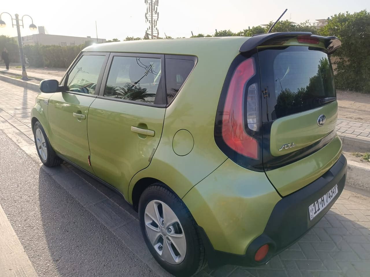 السلام عليكم
مكلف بنشر الشراي يتصل عرقم 
 كيا صوول 2016
لون مميز حادثه بابين جهت اليمنه مصلحات صابغين بيه صفحه كامله موحدين لون 
السعر 105 وبيه مجال قليل 
مكينه 1600 GDi
مكاني بغداد مدينه الصدر 
للستفسار ***********
