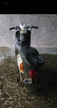 شباب دراجه للبيع سعرها 300,000 بها مجال ورقم تليفوني 07772907116