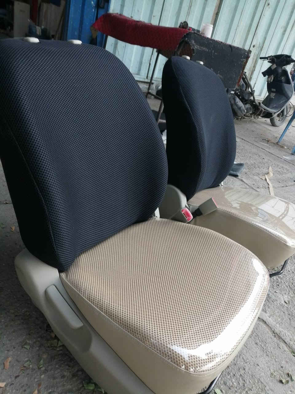 ١٥٠ ألف فقط اكرر ١٥٠ فقط كشنات زائد ارضيه مواد وعمل برغي ما تجيب نحله مع مقعد كنتارا ثري دي كافة الالوان مع أرضيه ثخين شرط فووووووول نايلون كيج ٤٠ دوشمة الامير كاظميه شارع النواب بعد مكتب اليعقوبي بفرع *********** يوجد واتس اب
