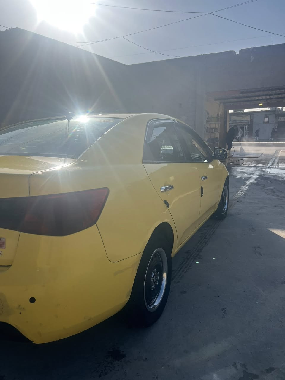 للبيع كيا فورتي 2010 رقم انكليزي نينوى بدون دواخل بدون شاصي ضربتها نص جاملغ جهة سائق من وراى والباقي سياره ليبل واحد محرك شرط كير شرط طخم شرط سياره باسمي شرط تحويل ثاني يوم ما تصرف عليها ربع دينار بوجهك على شارع السعر 96 وبيها مجال
عنوان سياره الموصل الرشيديه 
للتواصل 
كورك ***********
اسيا ***********
