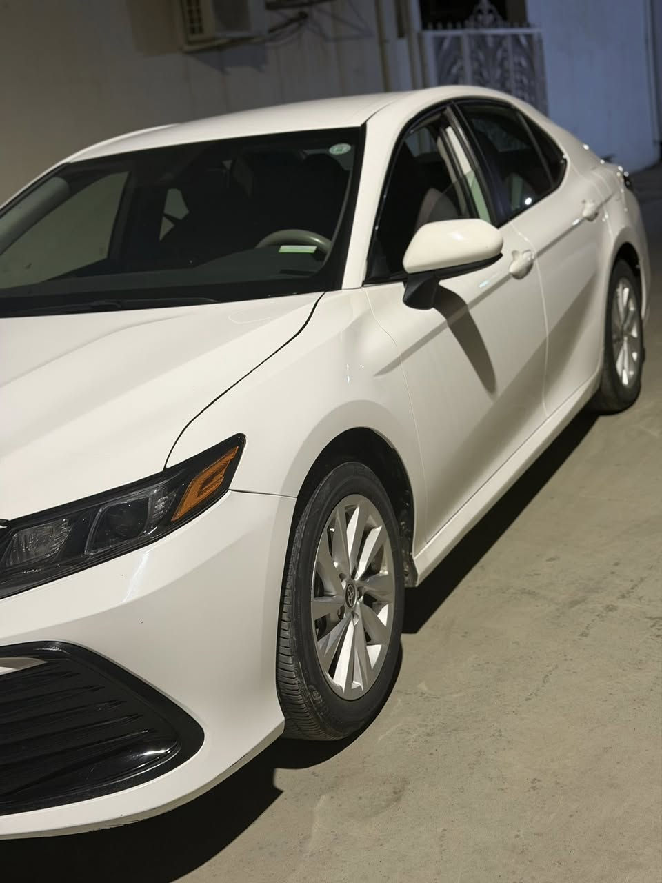 كامري 2024
بدون صبغ

بدون ايرباك 

بيها رصعات  خفيفه بالسقف 

البراغي بين محرك والكير مفتوحه 

رصعه  خفيفه براس الشاصي 

ماشيه 18 الف ميل 

مواصفات le

السعر 220

***********
