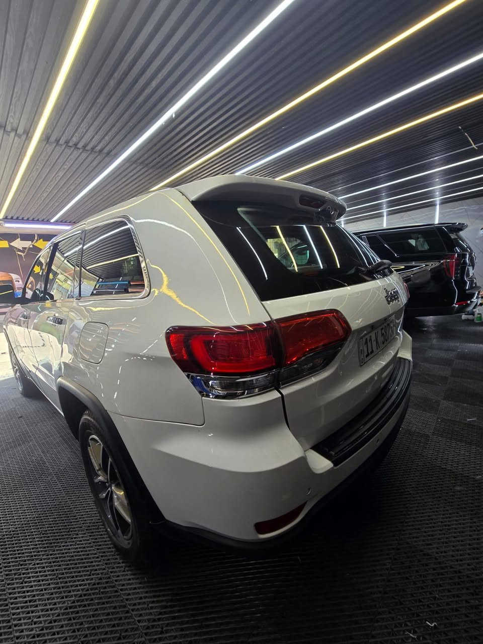 سلام و عليكم جيب كراند شيروكي
موديل 2022
ماشية 67
سيارة فول 1/1 
السعر 278 ورقة وبيهة مجال
***********
