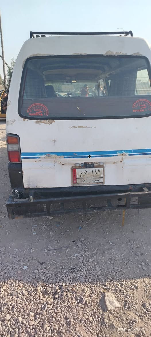السلام عليكم ورحمة الله وبركاته سيارة البيع مستبوشي موديل ٩١ عبريه ١١نفره رقم الاماني سنويه صاقطه كير مكينه خير من الله مكان كربلاء رقم الجوال *********** السعر ٢٣ورقه وبيه مجال
