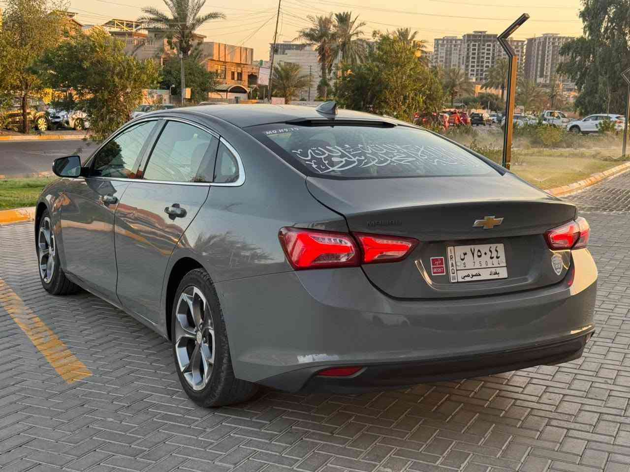 السلام عليكم 
ماليبو 2020 
معوقين ..
ماشيه 111 
حادثها  جاملغ امامي وخلفي وباب السايق مسوين تغيير لون سياره جاهزه بدون نقص 
مواصفات 
بصمه 
شاشه 
كأمره 
تحكم ستيرن 
مكانها بغداد حي الجهاد 
السعر 82
رقمي ***********
