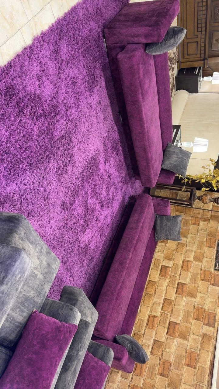 طقم كنب صوفا بيد modern 🛋️ بمواصفات عالية جداً 💯
📍مكون من ثلاثيه 🛋️ عدد 2 و مفرد 💺عدد 2 🤍
📍نظام جكات لكامل القطع لتصبح كل قطعه عباره عن تخت 🛌 
📍 داخل كل قطعه Box للتخزين 📦
📍 مقاعد اسفنج ضغط عالي "مريح جدا" 🤍
📍خشب سويد 🪵 صلد 💛✨

📍 أستخدام بسيط جداً بوضع الوكاله ✨
 .


**إذا كنت صاحب هذا الإعلان وتريد حذفه لأي سبب، رجاءا أرسل رسالة إلى الدعم الفني**