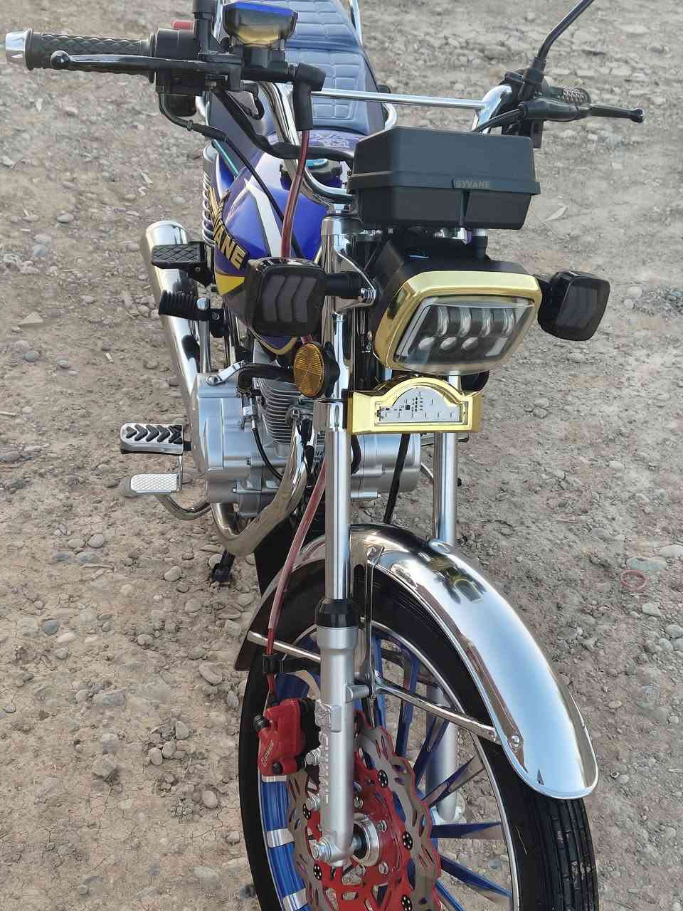 السلام وعليكم
سيفان موديل 2025 
الاصلي وزن ثقيل 5 كير
تشغيل عن بعد +بصمة 
ماشي حيل قليل اخو الزيرو
ماطور جديد 
مكاني موصل الأيمن
للتواصل فقط اتصال او واتساب 
***********
