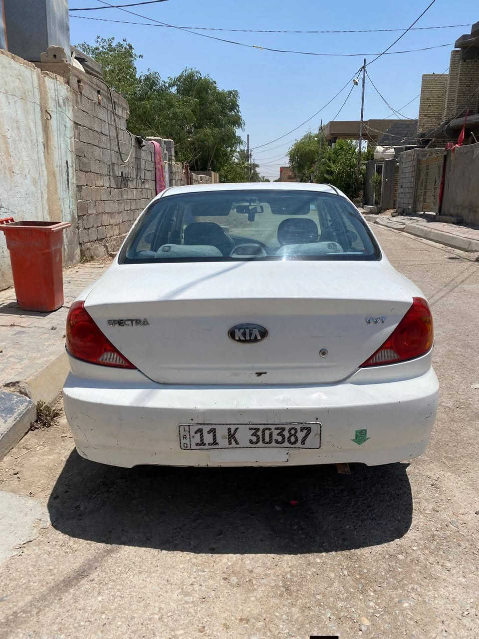 السلام عليكم اخوان كيا سبكترة موديل 2000  رقم بغداد انكليزي تحويل مباشر  كير عادي  مكينة كير  خير  من الله تبريد ثلج السيارة جاهزة العنوان بغداد مقابل المرور الحسينية ***********  السعر  35 وبيهة مجال قليل
