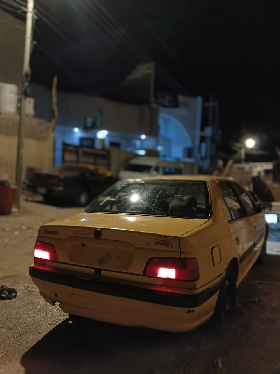 السلام عليكم بيجو بارص 2012محرك وكير جاهزه حداده تخم تاير راعي موجود مصفره سعر 12ورقه مكاني البصرة ابو الخصيب.***********
