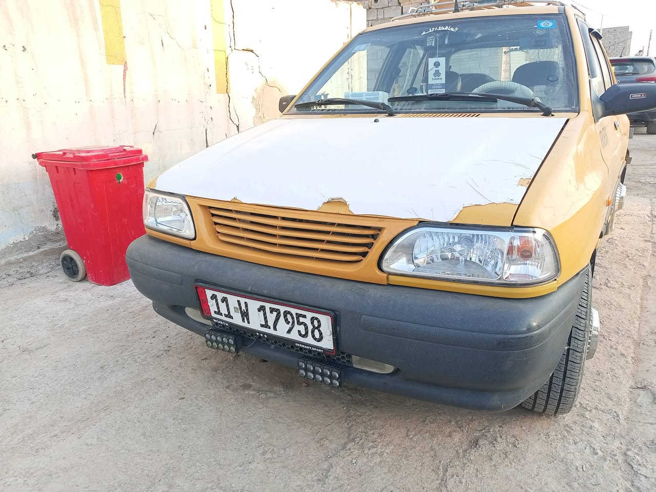 السلام عليكم سايبه 2015  مكينه وكير جديده مصفره هيه وغرامات رقم جديد صدر امامي وخلفي  جديده كهربائي كلها شغاله شواصي بلادي لا ضربه ولا تبديل تحويل شرط مكاني بغداد الجزيره السياحيه السعر 37 وبيه مجال ***********
