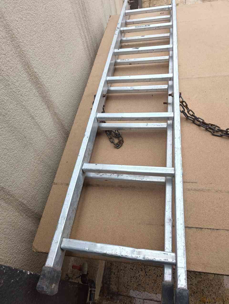 طباخ حيل نضيف السعر 175- كاربت قياس اربعه ونص في خمسه ونص شرط النضافه السعر 50- سلم كهرباء السعر 40- كشر قنينه عراقي السعر 40- ابواب المنيوم عدد اثنين سعرهم 125- باب كراج حيل نضيف السعر 150- الشراي يتصل ***********-‏‪0750 791 3697‬‏ وادي حجر
