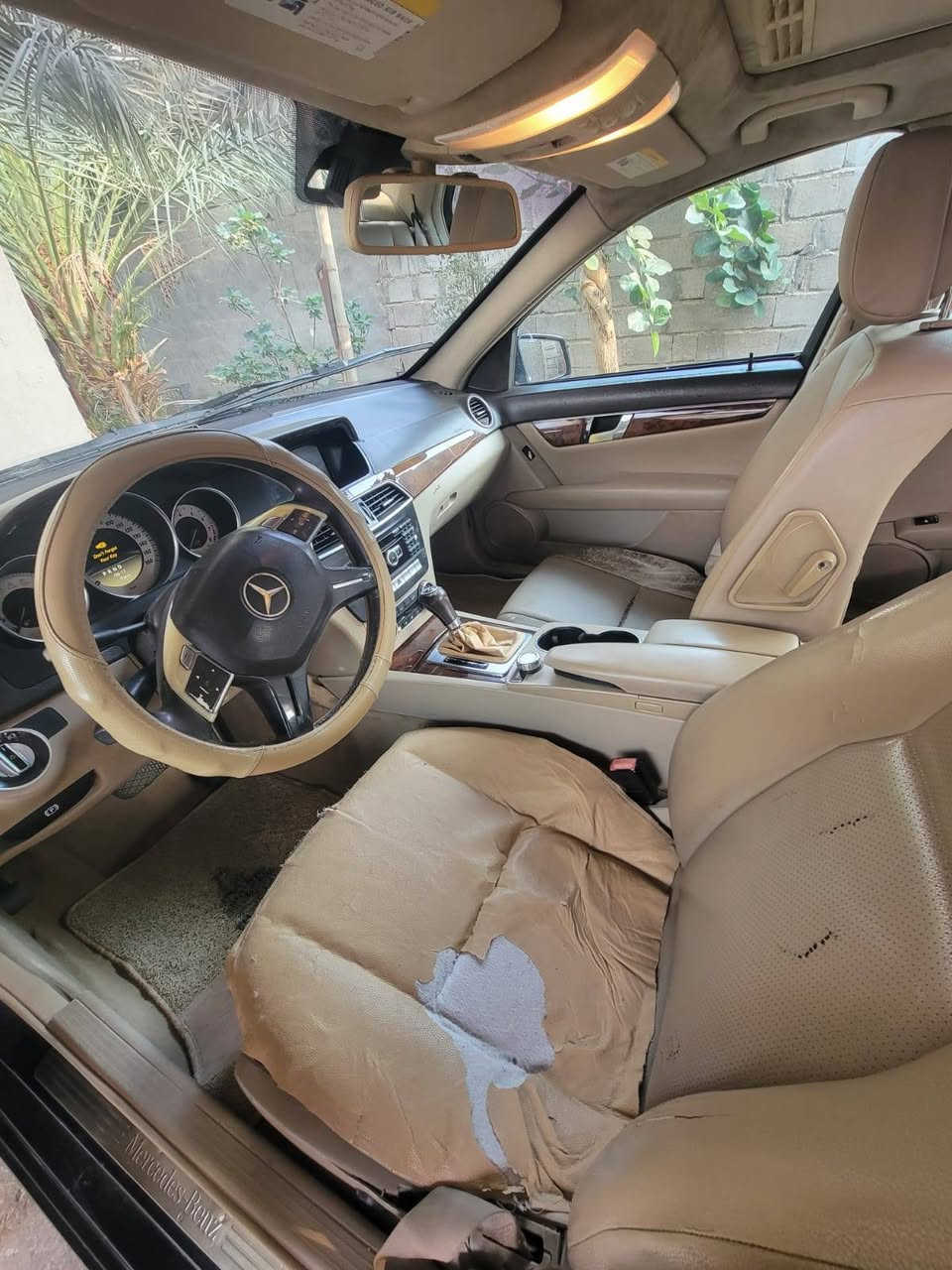 مارسدس ٢٠١٢ للمراوس
كوري او ياباني 
للاستفسار ***********
