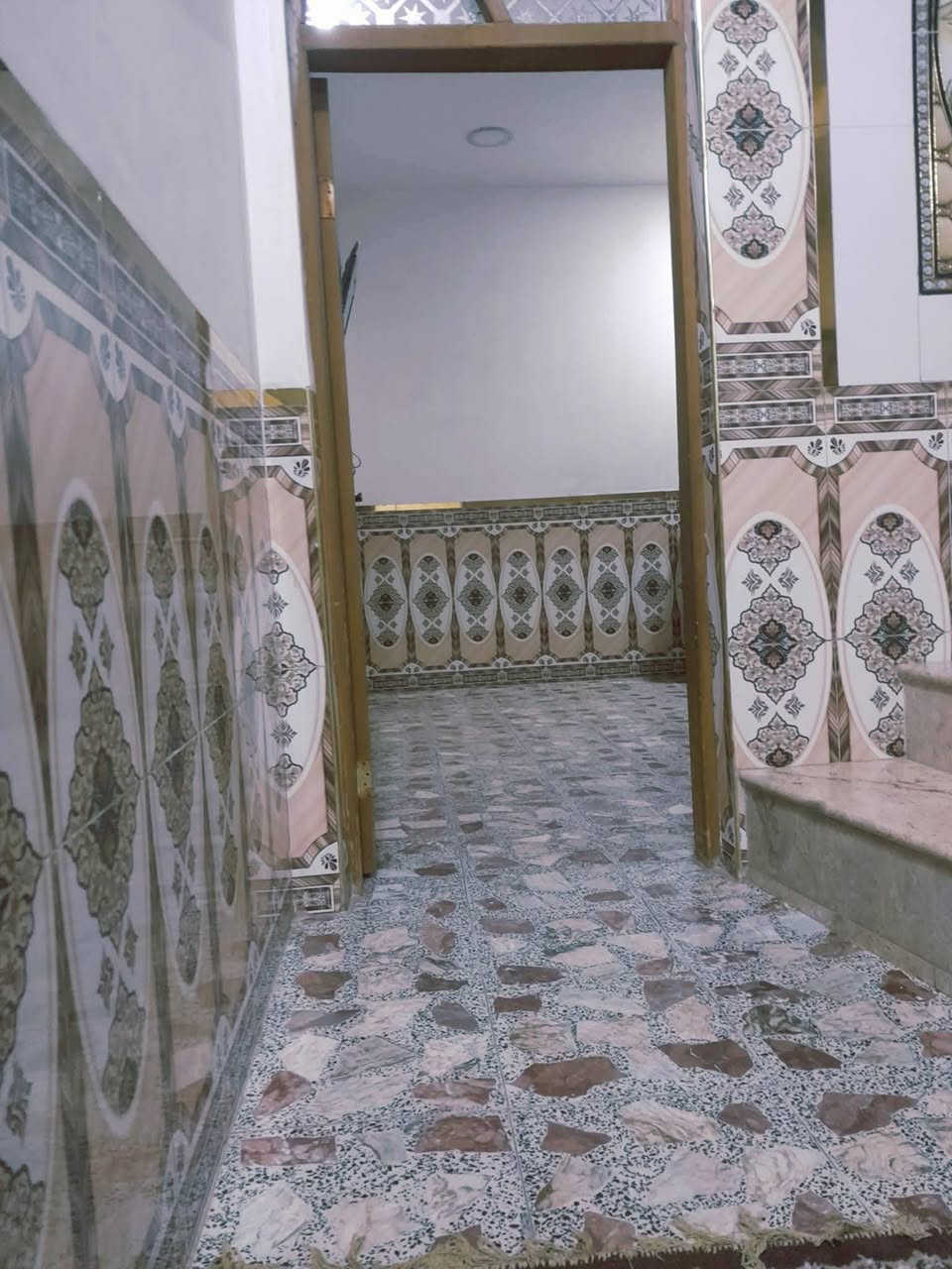 بيت مساحة  ١٢٥ بناء حديت
سيدعزال رابع قطعة عن شارع العام
للإستفسار ***********
