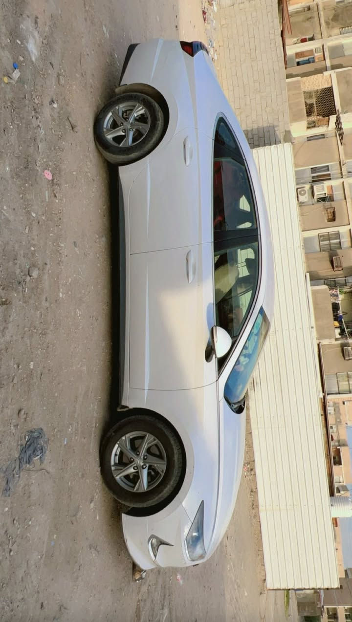 سوناتا ٢١  رقم بغداد بسمي امداور ثاني يوم  خليجيه بيها قبق الجنطه امبدل شركه بل خليج بدون حادث سعرها ١٩٠ وبيها مجال 
*********** متواجد عل واتساب
