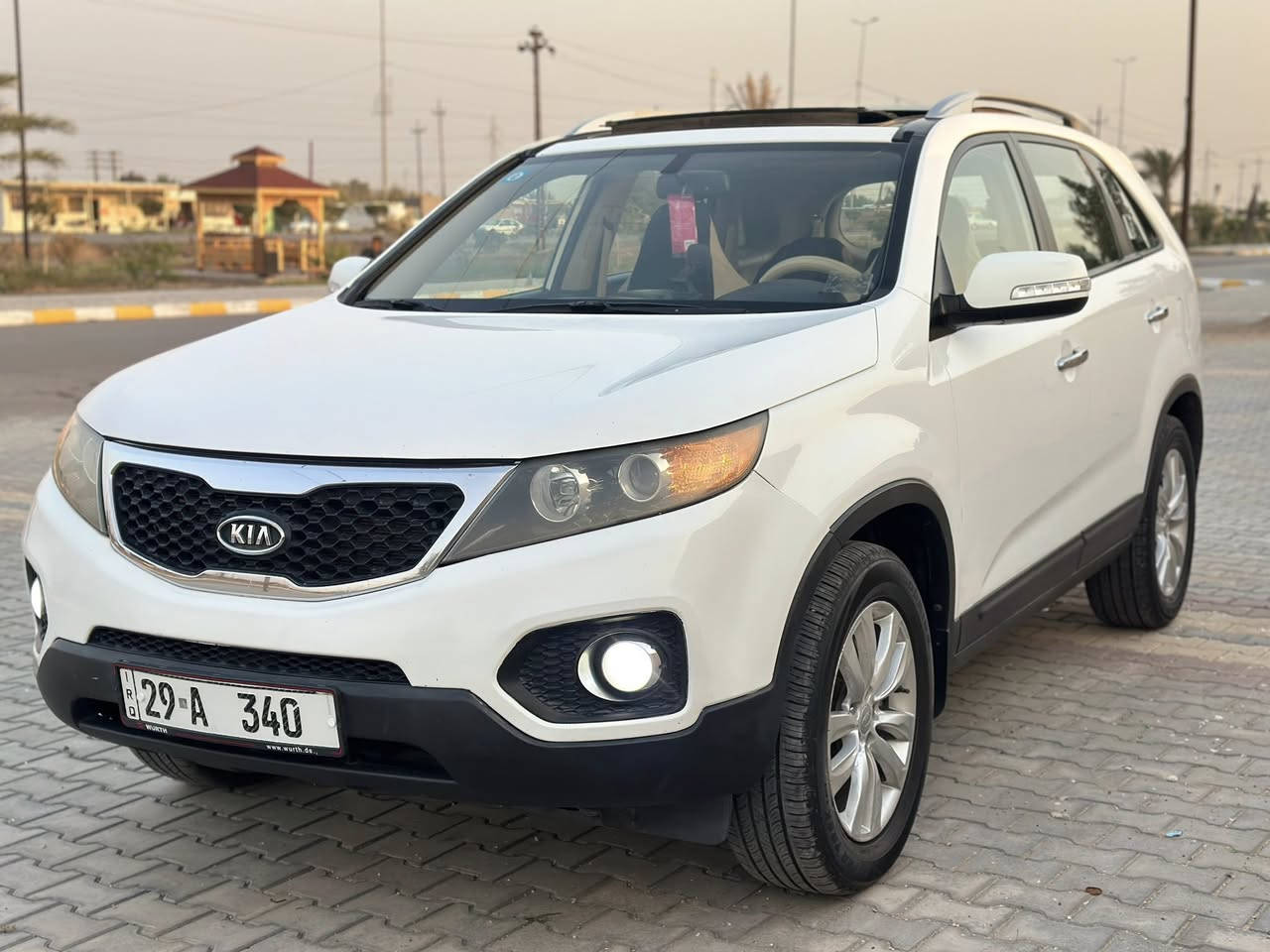 سورنتو مديل ١٠ خليجي
رقم واسط دولي سنويه جديده تحويل مباشر 
السياره فول ٦ سلندر ٧ راكب ٣ قطع تبريد 
شاشه وكامره  السياره جاهزء مكينه كير مكفولات 
تخم تاير جديد. حداديه امامي وخلفي  جديد 
سعر ١٣٨ 
عنوان واسط     السياره مكفوله من الضربه والتبديل بيه باب العبري نص منه صبغ وجاملق امامي بدوان دواخل فقط رش اثر شخوط 
***********
