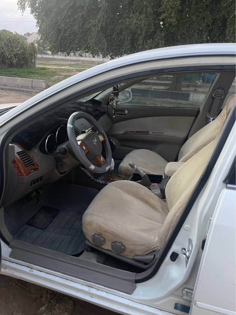 بةناوي خوا  ، التيما 2005 خةليجي 
ماليكيك باك و جوان هةمووكياني بةشةرت گير و مةكينة شةرت دواو پيشةوةي داكيراوة بةشةرتي بي يةك تةقةو رةقة سيرفزي كياني كراوة سةيارةي مالة .سبووغ عامة خومم كردمة سپي شاشة كاميرة ئاوينة كارةباي كارةباي هةموو كياني ايش دةكات ناو گاعيم تيكردةتةوة زور كپة يةك نوقساني تيدا نية . بةشةرتي وةكالة دةكةمة ناوتةوة موزاهيدةية سةيارةكة كتابيشي و بةشةرتي موزاهيدة . لايت زينون 4 بستونيكي بةقووةت بةنزينيش زور كةم دةخوات .سعري 55 مةجاليكي كةم ./كفري.كةلار .*********** كورينةوةيش دةكةم لةسةر دل كردن كيفري, ديالى
