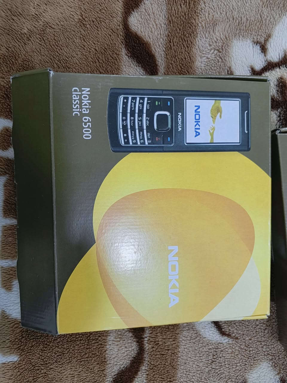 سلام عليكم للبيع نوكيا ٦٥٠٠ جديد غير مستخدم مع جميع ملحقات ***********
***********
