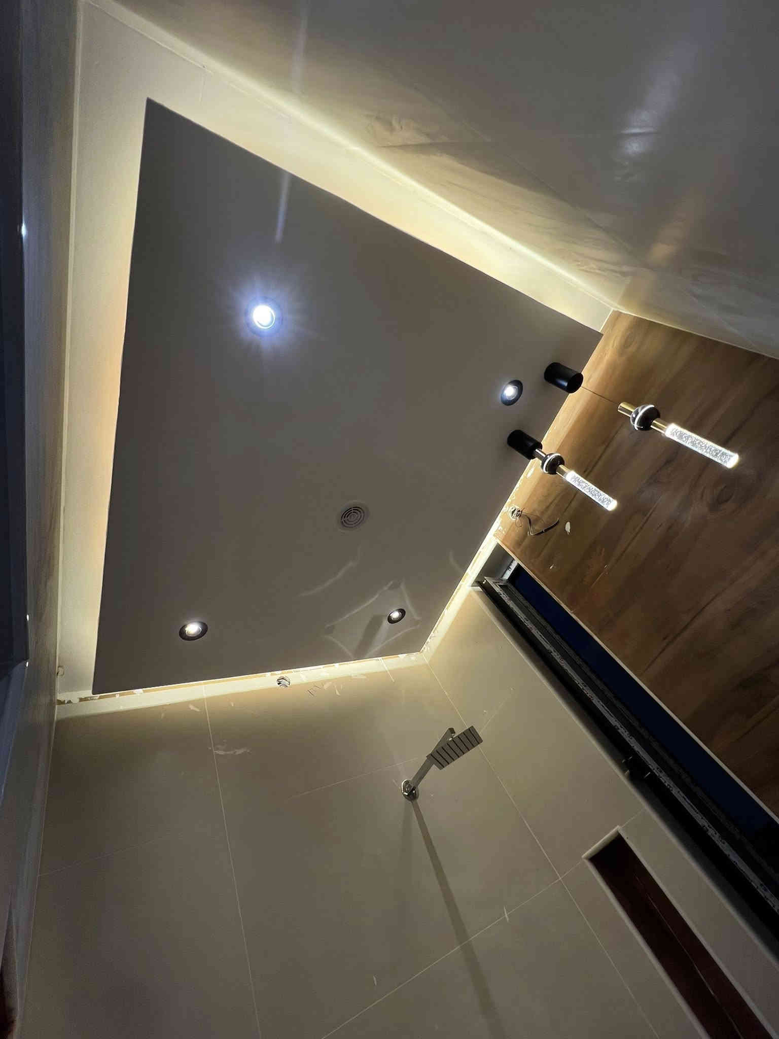 سلام عليكم 
مع محمد  لجبس بورد واحدث ديكورات 
  
 نقدم لكم احدث الديكورات جبس بورد وارقي التصاميم وإبداعات في عالم الديكور 🌐🏠2025
 ‏👈 ديكورات جبس بورد و بوكسات أناره مخفية 
 ‏👈 أسقف فلات جبس بورد
 ‏👈 فواصل جدران و أرفف وقواطع وحجرات دريسنك روم 
 👈 السحبات الملكية + الفوم 
 ‏👈 ديكورات شاشات 
👈 الصبغ و التصليح  بأفضل المواد 

👈 وغيرها من الديكورات

"اسعار مميزة للمساحات الكبيرة💪❤️ 
واذا كانت الخدمه كبيرة تاخذ هديه  ديكور  شاشه 

وأعمالنا متطابقه للصور ..✅
ومتقنة وبحرفية عالية 
لمسة جمالية تناسب جميع الأذواق👌 
انواع جبس ذو جودة عالية  مع دقة في العمل و الالتزام بمواعيد ⏰
و بأسعار مناسبة  للجميع 💸 

الأسعار تشمل المواد واليد العاملة والنقل بأفضل الخامات الموجودة في السوق من ألواح ومعدن 😎
نقوم بجميع الديكورات  للمنازل و الشقق والمحال التجارية 

للاستفسار يرجى الاتصال على الرقم : ***********
