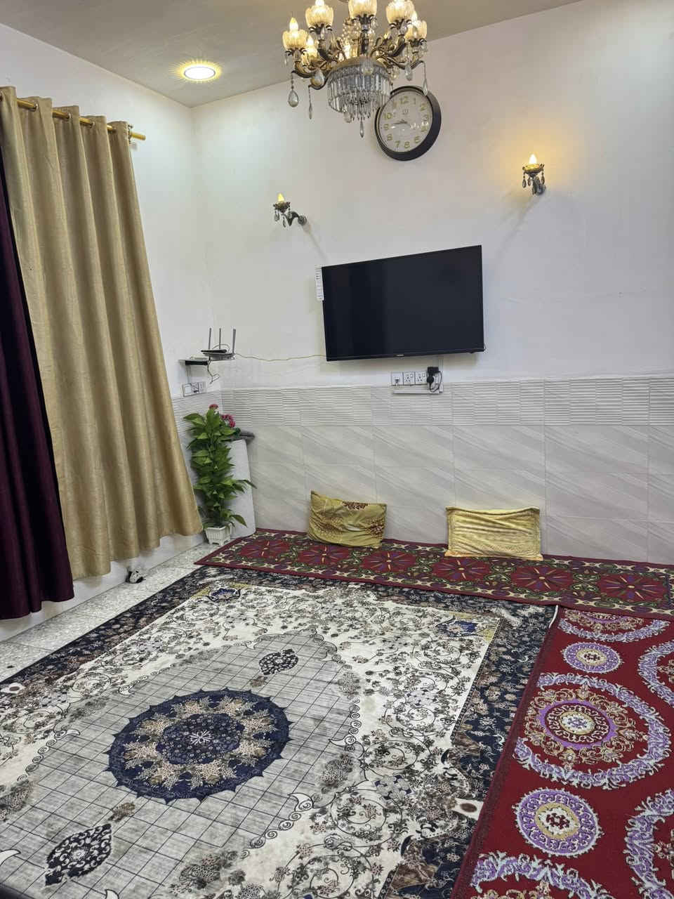 السلام عليكم دار البيع العنوان بغداد لامين ثانية سكينه مربع 9/11 المساحه 80 متر الواجهه خمسه نزال 15
البيت يحتوي ع غرفتين نوم صاله وستقبل 
البيت طابع ونص نقوص البيت تطبيك درج ومحجر مال درج 
الغرفه الفوك سندويج 
البيت مدخيلين باب خلفي بي يعني عل شارعين صاير 
البيت مكاتبه فقط 
اني مكلف بل نشر 
وهاذه رقمي *********** وبي واتساب 
وأسف ؏ أطاله 🤍🫶🏻
