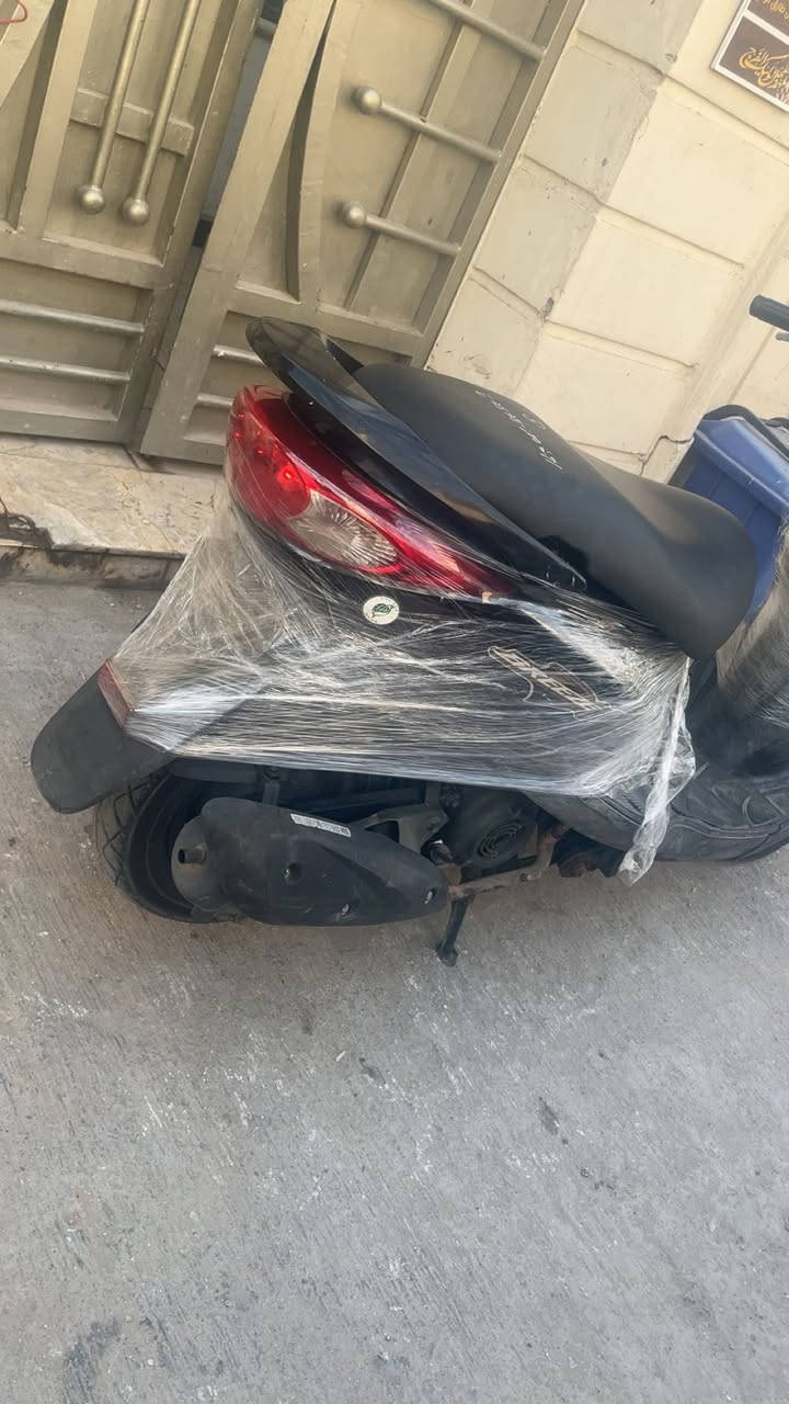 السلام عليكم دراجه بريز للبيع دراجه جديده نظيفه كلش صارلي شهرين منزلها من الرمبه السعر 850وبيها مجال الرقم ***********
