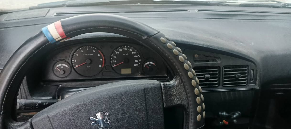 السلام عليكم سياره بيجو روا 2009سياره مكينه وكير ونجي سياره خير من الله الله شاهد سياره تبريد شغال ترايك وين ما يعجبك سياره غرفتها حلوه ملاحظات بسيطه سياره باسمي تحويل ثاني يوم سعر 33، رقم, ***********
