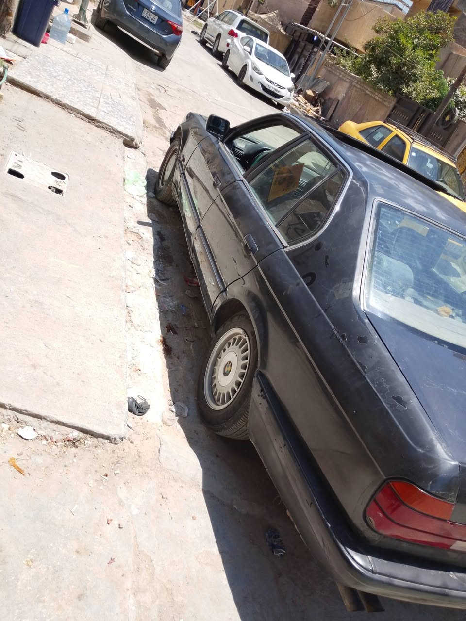 السلام عليكم بي ام للبيع موديل 93 عنواني بغداد البياع السعر 30 رقم الهاتف***********
