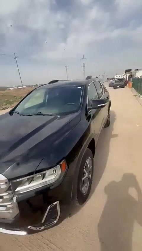 السلام عليكم  جمسي اكاديا موديل 2023 SLT
مواصفات معروفه كشن جلد 7 راكب قياده ذاته وباقي المواصفات معروفه 
السعر 230 وبيه مجال حك الجيه 
رقم اربيل مكان العجله بغداد البلديات 
رقم الهاتف ***********
