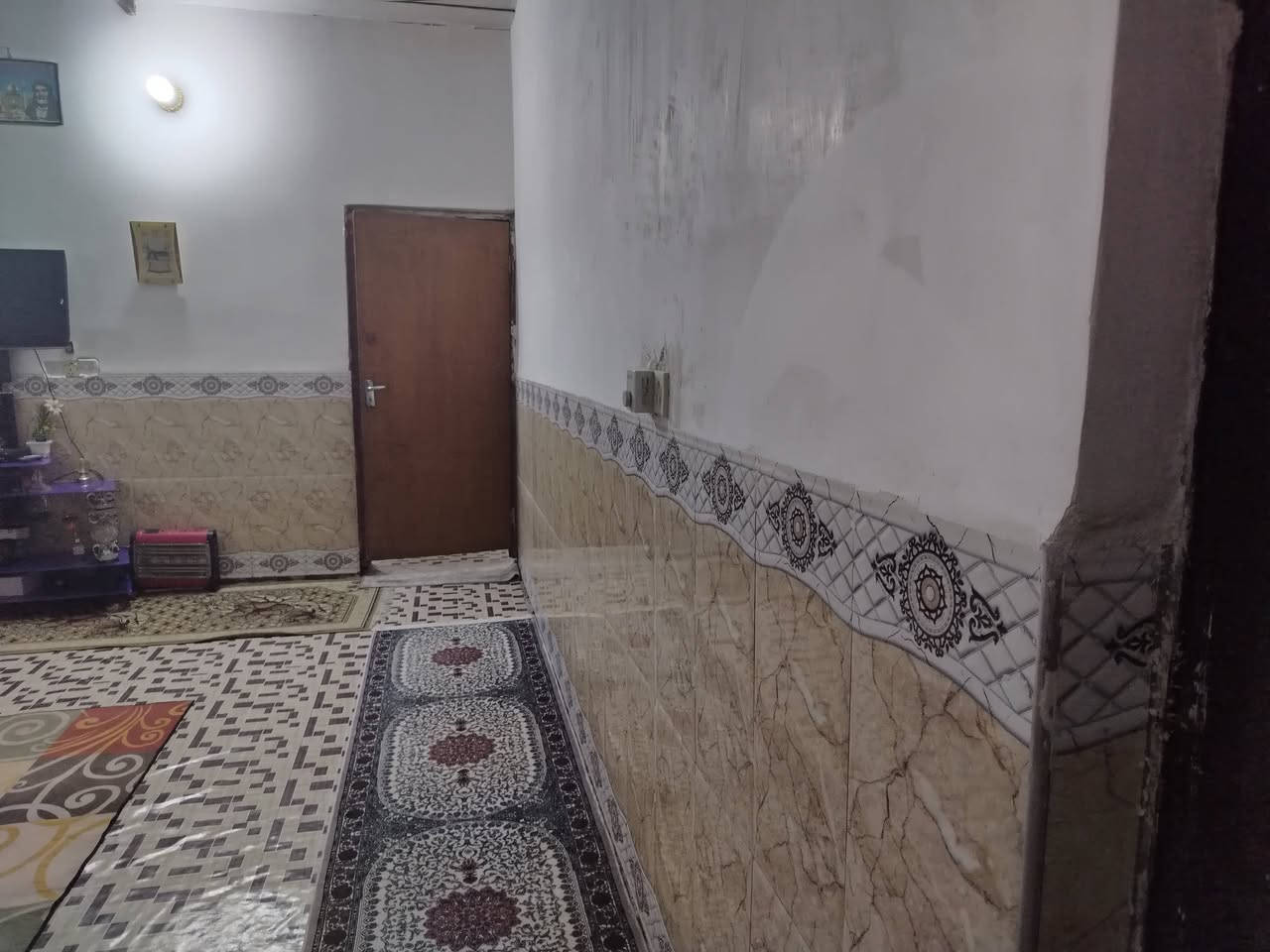 بيت للبيع شارع الثالث حي الشرطة المساحة  250 م بناء بلوك جاهز للسكن السكف السندويج يتكون من 2غرف نوم 5/4وهول 7/4واستقبال 6/ 4 و مطبخ 4/4
خدمات متوفرة ماء وكهرباء 
 السعر 37 مليون وبيه مجال. 
للإستفسار الاتصال على الرقم ***********
بيت للبيع شارع الثالث حي الشرطة المساحة  250 م بناء بلوك جاهز للسكن السكف السندويج يتكون من 2غرف نوم 5/4وهول 7/4واستقبال 6/ 4 و مطبخ 4/4
