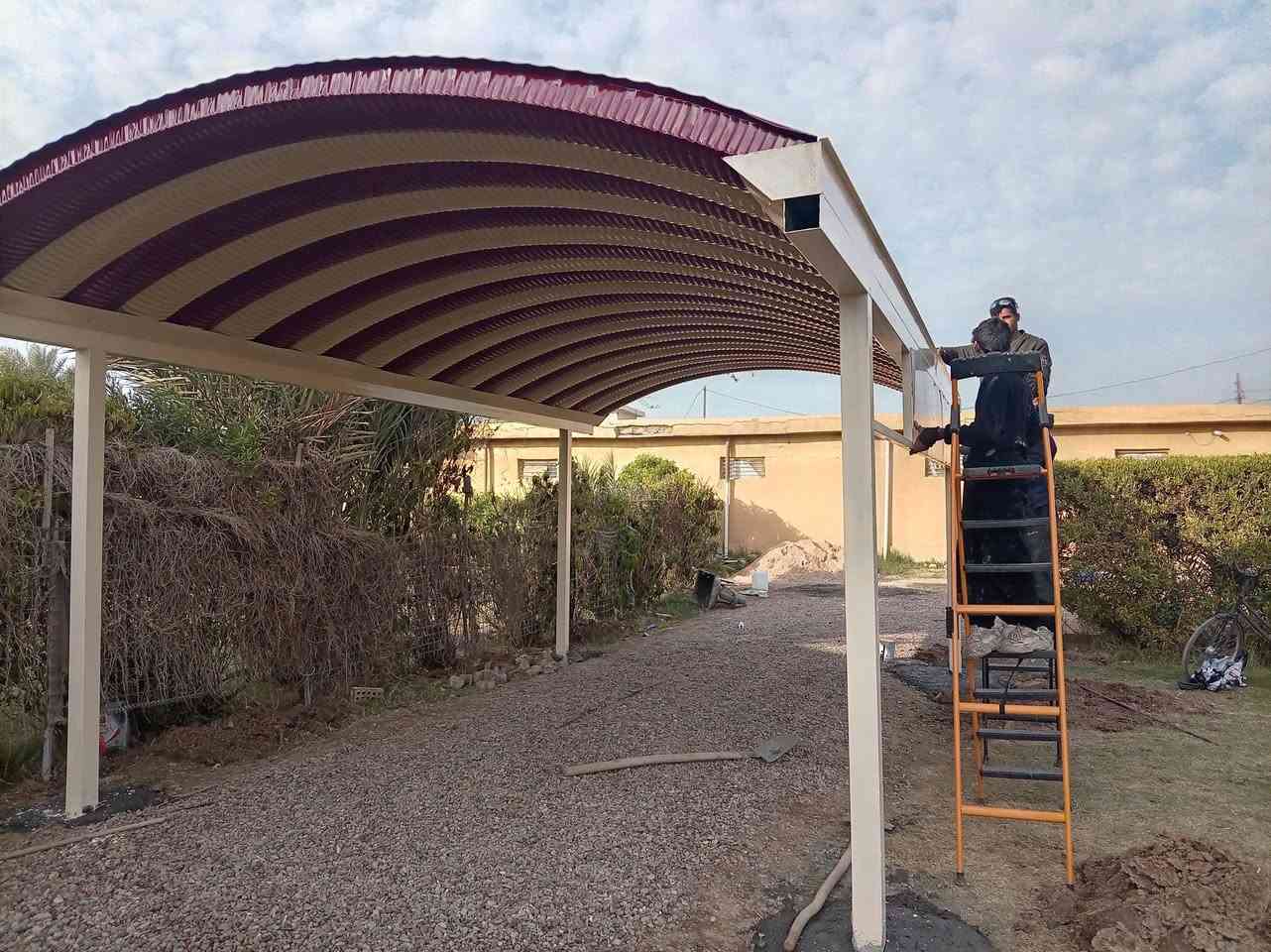 تم بعون الله عمل سقيفه في منطقة المحمودية وشكر كادر معمل الصادق سعر المتر ٢٣الف ***********
