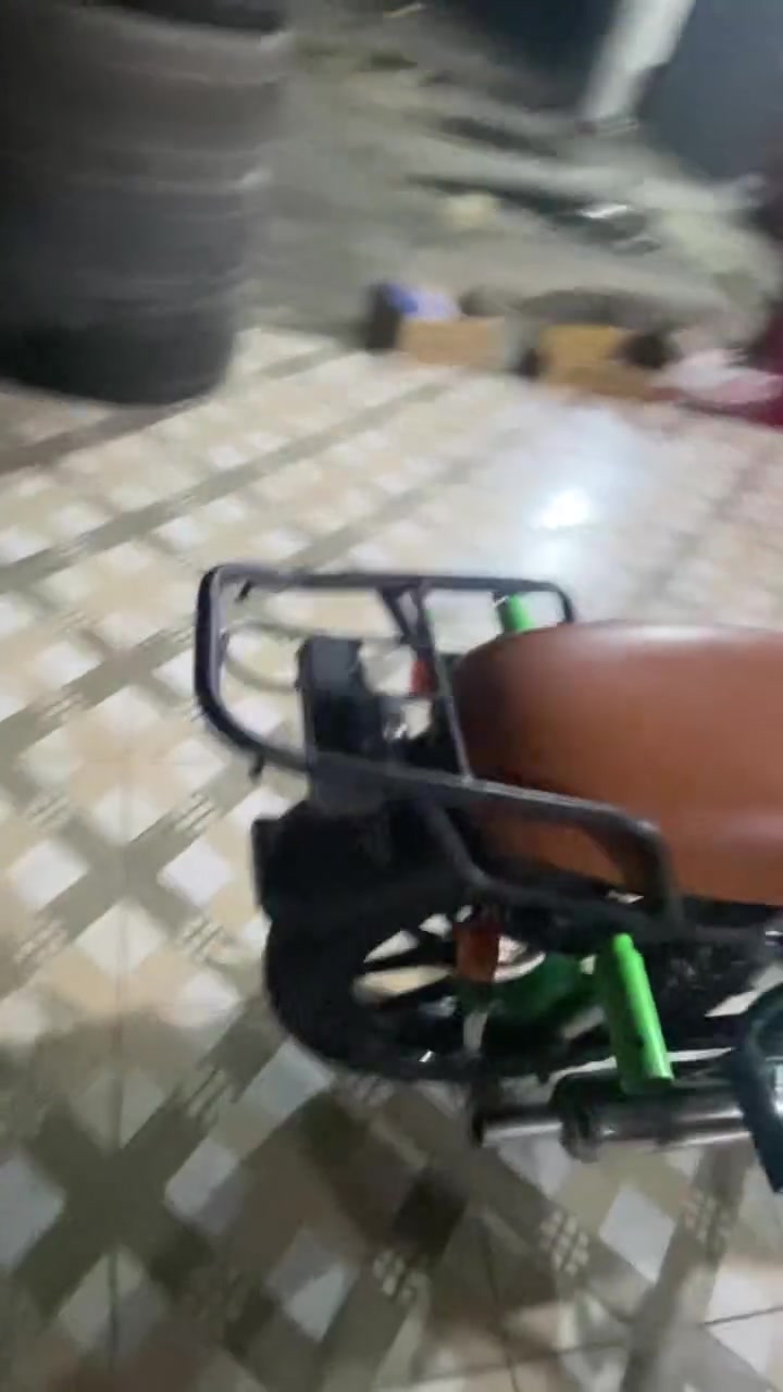 السلام عليكم لبيع مطور ساو مديل ٢٠١٨  السعر ٧٥٠ لرقم ***********
