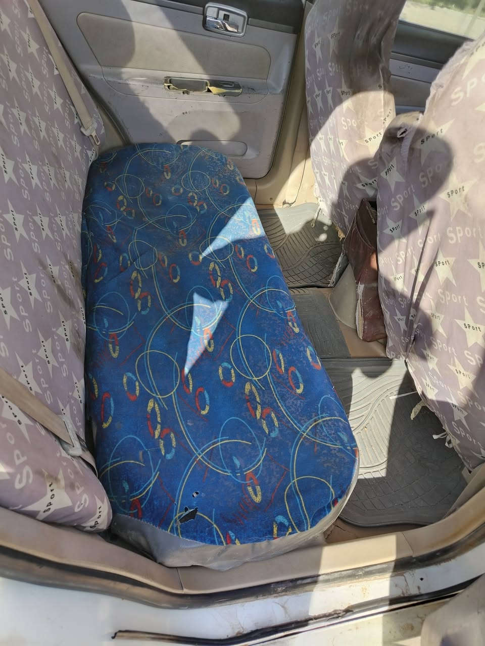 السلام عليكم تحيه طيبه،، للبيع جيلي سي كي مؤديل ٢٠١٢ رقم كربلاء تحويل مباشر كير ومحرك وصدر وكهرباءيات بحاله جيده السعر 18ورقه وبيهه مجال العنوان واسط الزبيديه ***********،، ***********
