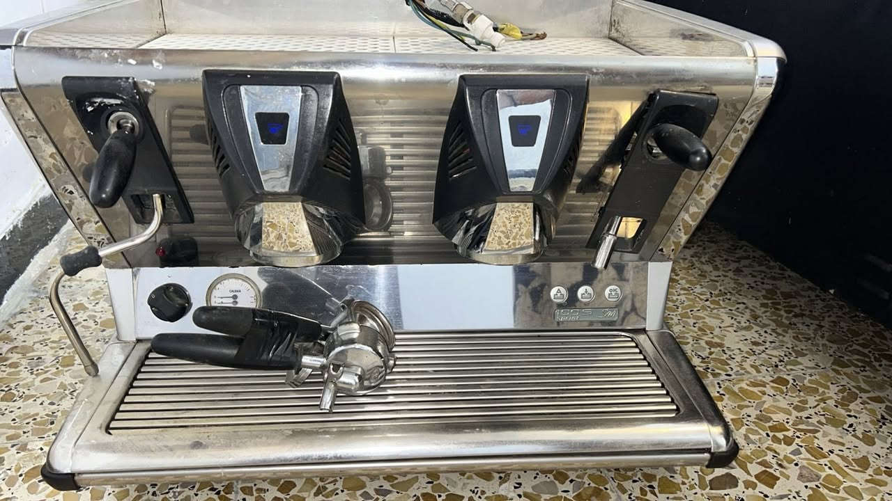 مساء العافيه  مكينه للبيع مستعمله


**إذا كنت صاحب هذا الإعلان وتريد حذفه لأي سبب، رجاءا أرسل رسالة إلى الدعم الفني**