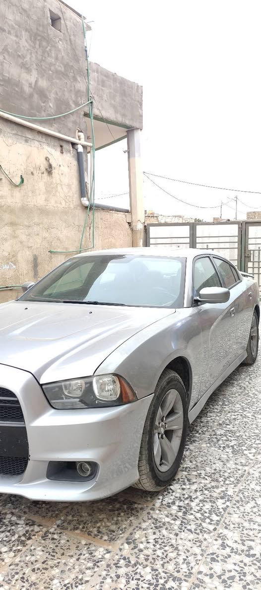 السلام عليكم شباب جارجر للبيع 
موديل 2013 RT  MAX
 رقم بغداد بسمي سنوي وهزه جديد 
الحادث بيها بجم وبيبان ثنين 
السعر 135وبيها مجال ***********
