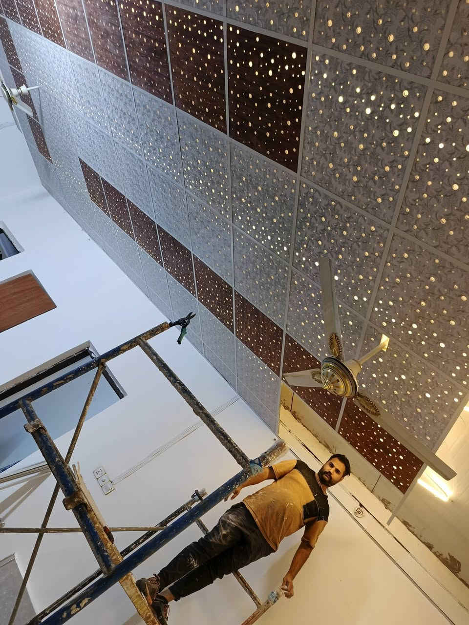 سقوف ثانويه مواد وعمل 8ونص
 💥 دقه العمل ع جهاز ليزر ✅معه سرعه انجاز العمل💫 وا بسعار مناسبه. للاستفسار📱✏️ علي ديكورات ***********. بي وتساب 
لعمل كافه انواع السقوف الثانويه والمغربيه.
🌹❤️#الجميع
🌹❤️
