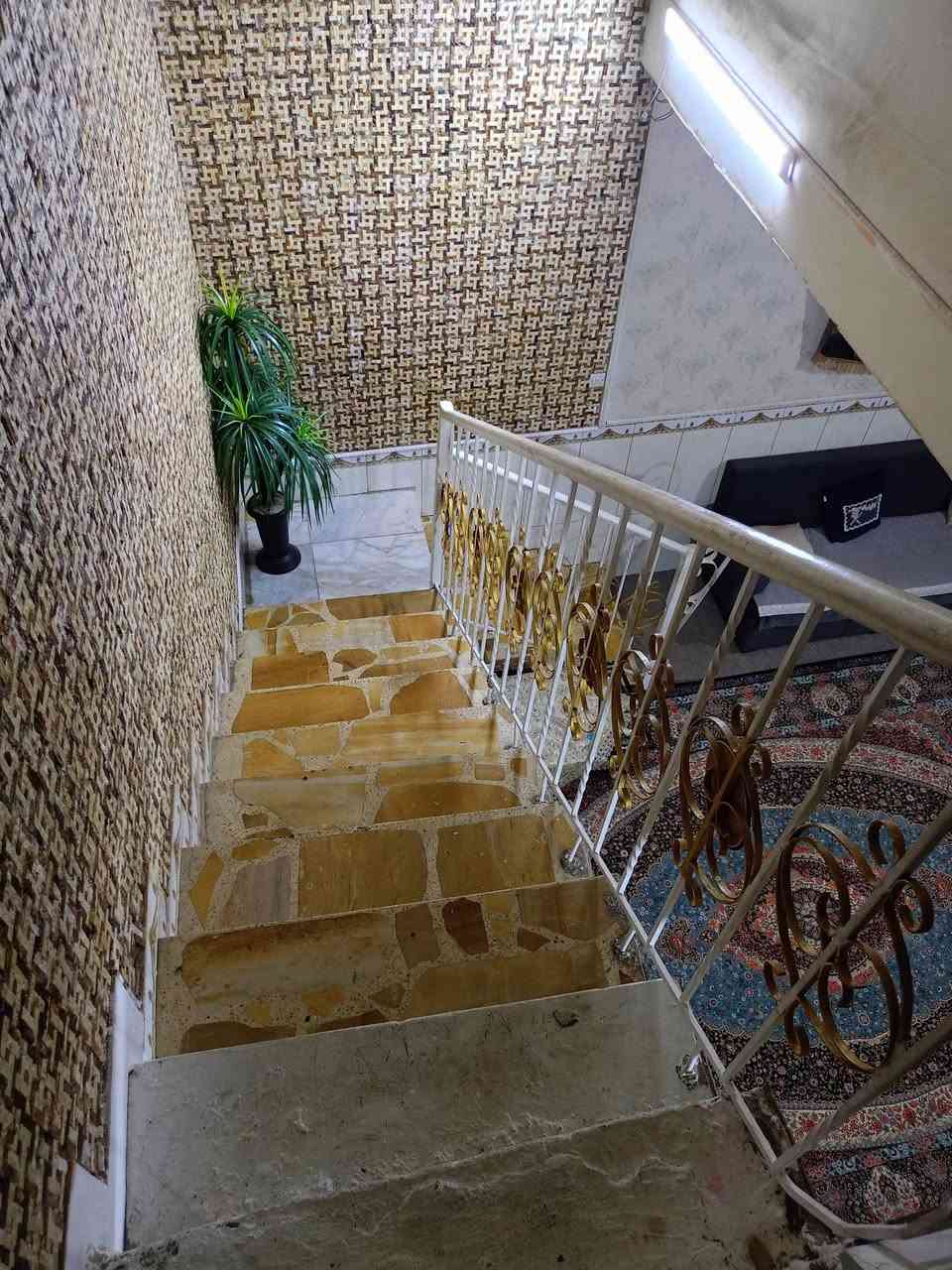 يعلن مكتب عقارات أبو انور الطويسة عن وجود بيت البيع في الطويسه ركن مساحة 225 متر واقع حال 254 متر طابقين يحتوي على 6 غرف نوم وصاله 2 وستقبال ومطبخ وصحيات وكراج بناء 2014 بناء طابوك ابضهر الشارع العام 10 متر مكان راقي ممتاز الستفسار الاتصال//***********//***********// كما نستقبل جميع عروضكم وطلباتكم التجارية والعقارية المكتب مجاز قانونيا المكتب ماقبيل مطعم الحسون عقارات أبو انور الطويسة
