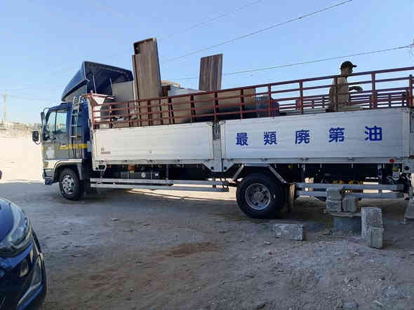 سلام عليكم هينو انكر للبيع موديل 98 مكفول كفاله عامه مكينة حاويه 80عادي ما مفتوحه لا  صرف لا بخار سته أو ربع بلادي تخم تاير 17او نص بدي 70 أربع قطع ينفتحن رقم بغداد نكليزي مكاني كربلاء غير متواجد عله الفيس ***********اثير***********
