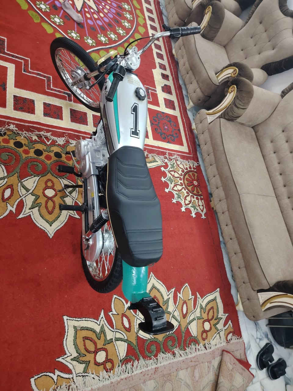 سلام عليكم شباب دراجه للبيع الشاصي موديل 15 اوراق اصولي. تعمير 25 كله اصلي شلامجه ول سعر 825 وبيها مجال. وذا مو شراي طلع كبل هاذا رقمي ***********👍
