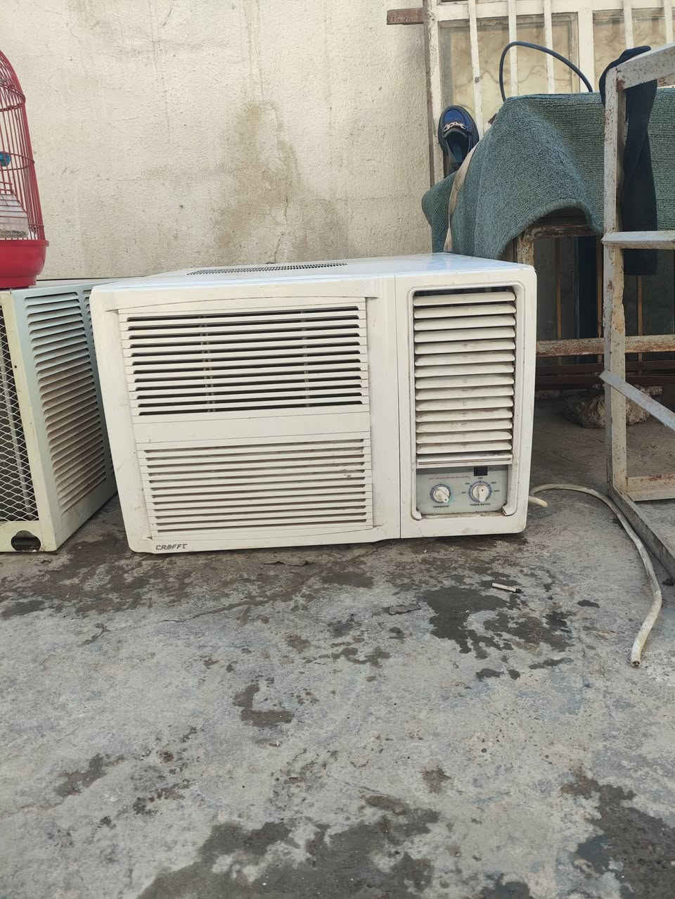 السلام عليكم عندي نثين مكيفات للبيع جدد واحد شغال جاهز واحد بس عوزه  غاز مستخدمات شي قليل الاستفسار ***********
