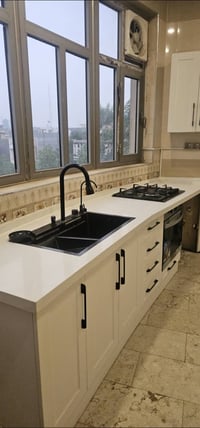 كاونتر +ملحق واحد استخدام اقل من سنة خشب HDF مابي اي عيب عرضة ٣ مترات ...