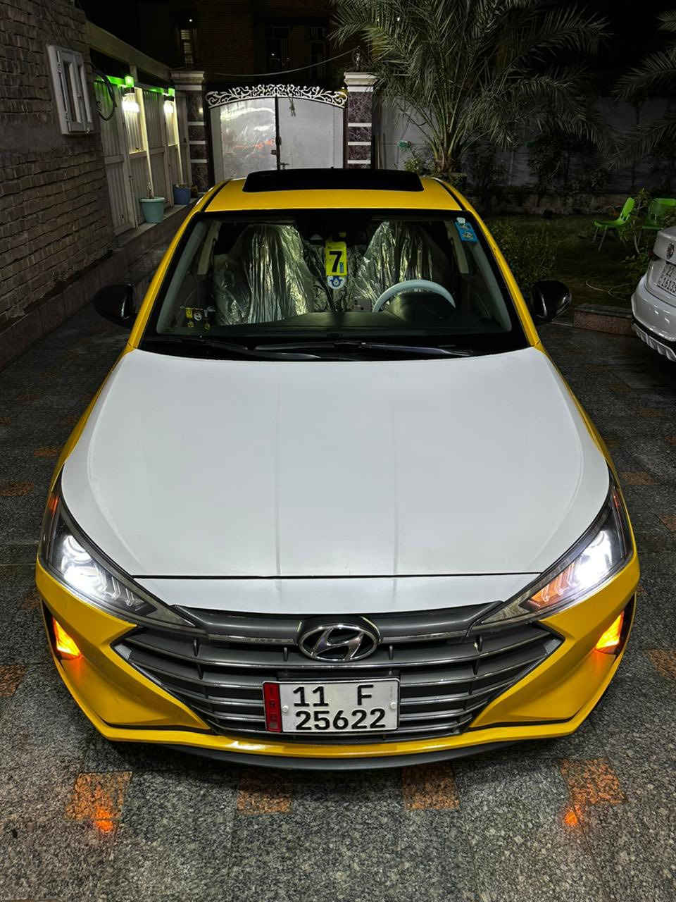 سلام عليكم
هونداي النترا ٢٠٢٠ فول موصفات
ليبل واحد لا تبخير ولا تنقيص
كير AT
محرك دوش ٢٠٠٠
فتحه +شاشه
بصمه وبصمه بوب
ردارات
تحكم ستيرين جهتين
نقطه عمياء بل مري
تدفئه تبريد كله شغال 
كامره خلفيه
سياره جاهزه من كل النواحي شغل واطلع
السياره باسمي تحويل ثاني يوم 
مكان السياره بغداد مدينة الصدر
***********
