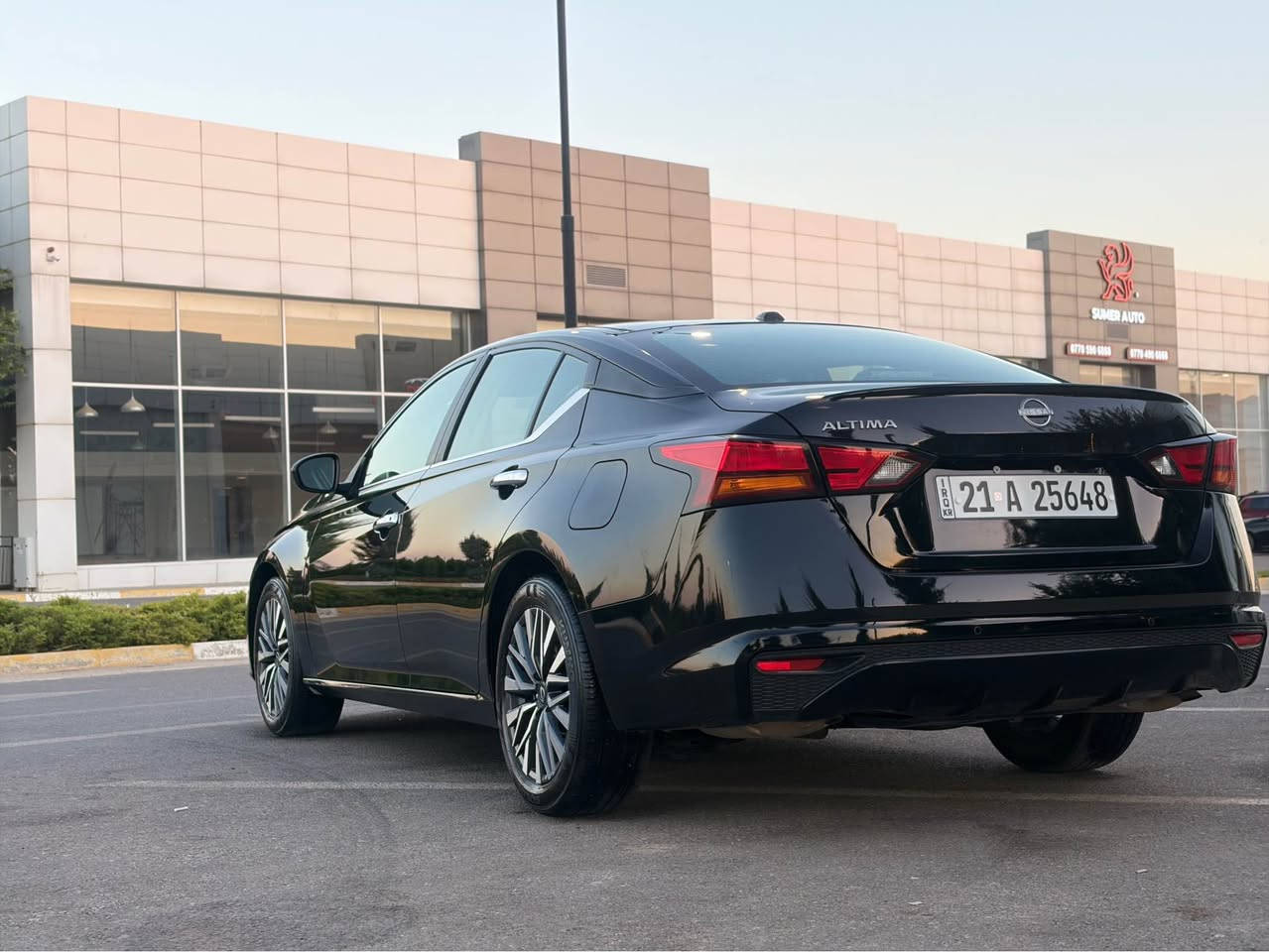 Nissan altima 2025. Clin 🧿🧿
✅ئالتيما ٢٠٢٥
✅کلين بێبۆياخ بێگۆراو
✅مواسەفات sv 
✅سە يارەکە پێويست بە وسف ناکات جونکە کلينە. هە مە ✅گياني بە شەرت . 
✅ساردو چالو شوختيش بە شەرت 
سلێماني  نرخ(١٦٧)
*********** السليمانية, العراق
