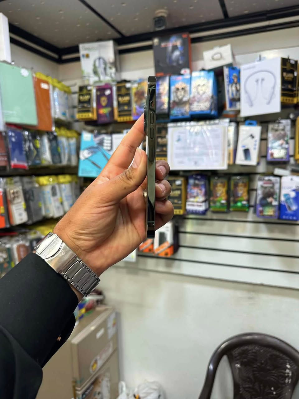 13 برو ماكس 
ذاكره 128 
نموذج M تك سيم 
بطاريه 93
شرط ما مفتوح 
نظيف 
سعر الجهاز 635 
شراي خاص او اتصل 
***********
***********
