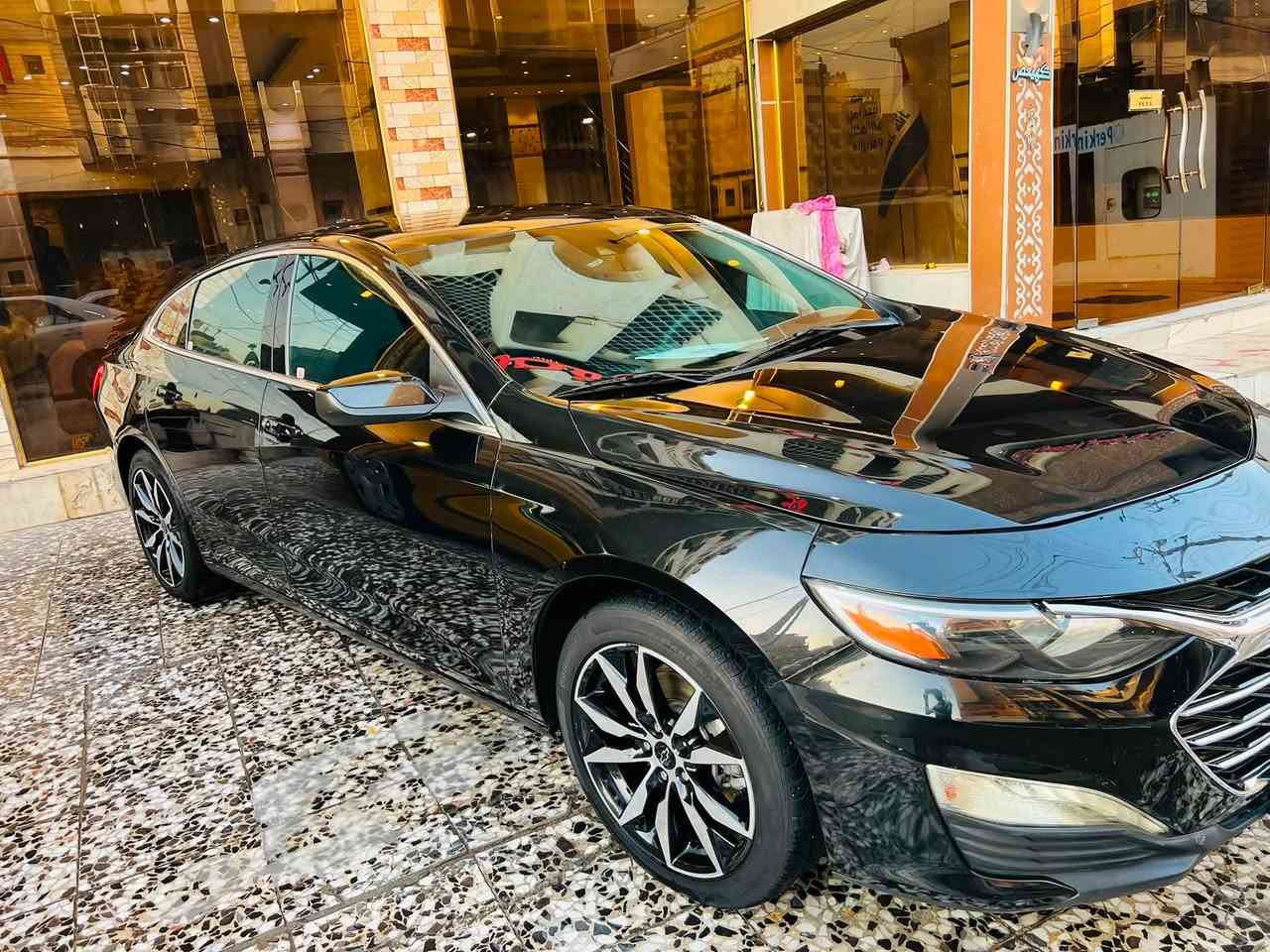 السلام عليكم ماليبو 2023 بيع  و مراوس مواصفات RS رقم اربيل حره ماشية 43كيلو متر عندي وكاله بيه حادثه جاملغ وبنيد مكاني بغداد  السعر 117 بيها مجال للاتصال ***********
