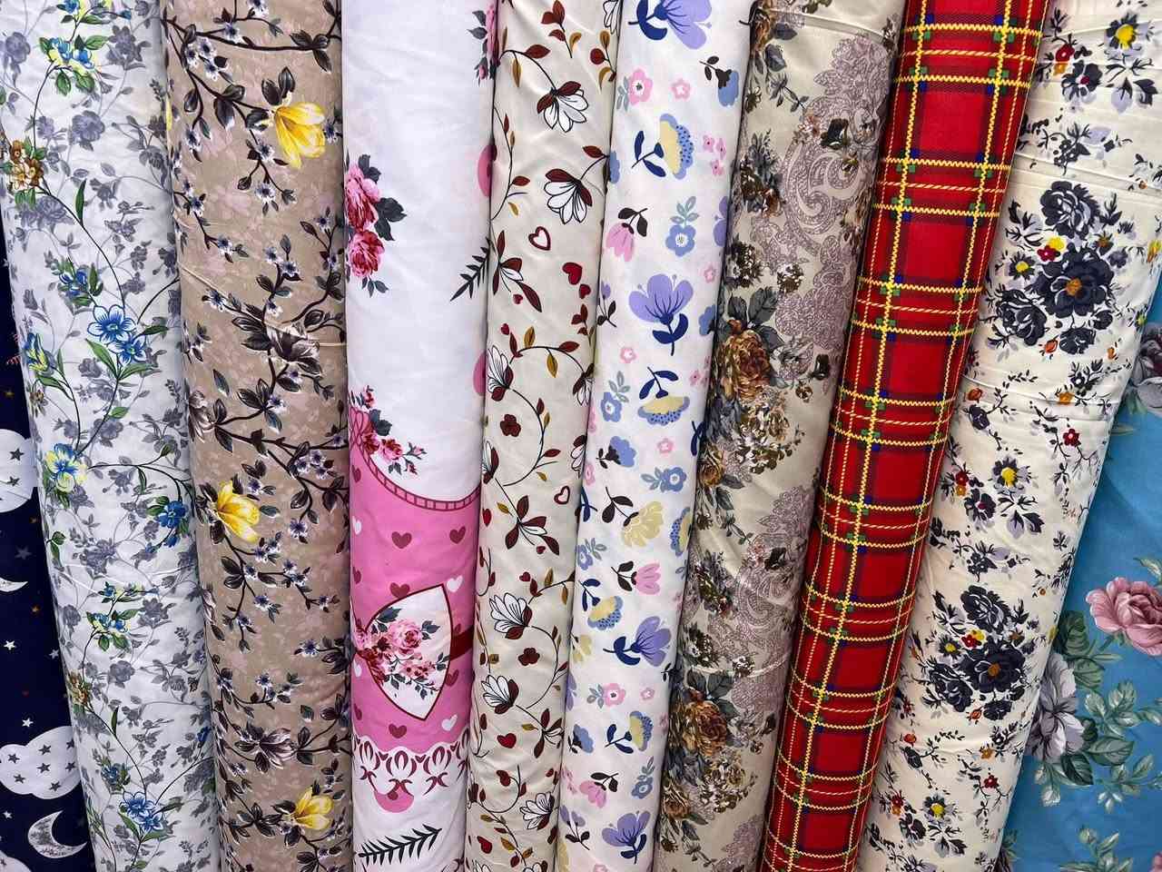 السلام عليكم يوجد خياطه جراجف ومخاد ✂️🪡
السعر المخده ٧٥٠ كامله هيه والقماش والخياط🪡
حي الوحده قرب اسيا ماركت الإتصال ع الرقم 
***********
