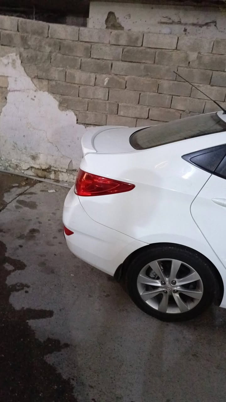 السلام عليكم
اكسنت خليجي موديل 2013
سياره فول مواصفات تحكمات ستيرن 
فتحت سقف السياره كلين مال بيت 
ومصرف عليها وبل واقع بعد احلي من 
الصوره مكان السياره الموصل للاستفسار 
*********** /واتساب مفتوح
