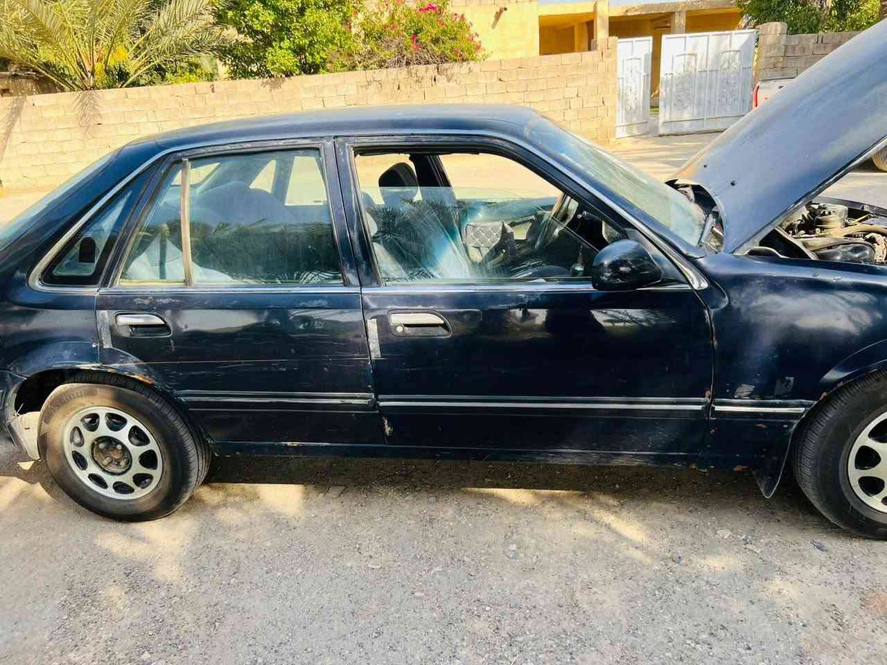 سياره 94 رقم بغداد سنويه 28 كير محرك حاويه سياره بس جارده بدون ضربه صدر زين***********
