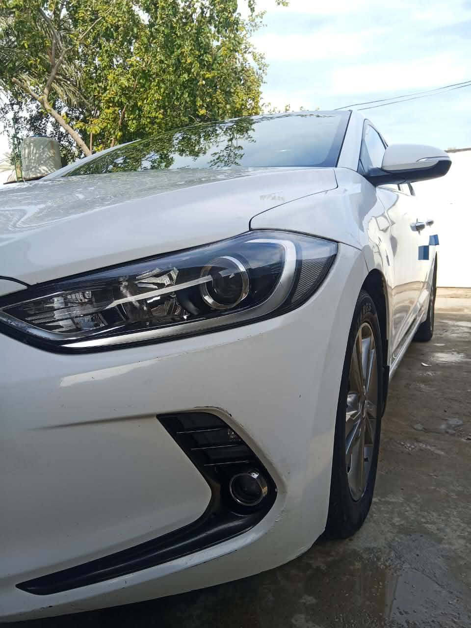 السلام عليكم النتراه 17 خليجي
رقم بغداد نكليزي 
(كفاله عامه) 
ماشيه80
 مواصفات 
فتحه 
شاشه كبيره 
لد نهاري 
يدات ستيل 
اشاير بل مري 
قطعتين تبريد 
فولل عده البصمه 

السعر 149 وبيه مجال 
مكان السياره كربلاء طويريج 
رقم ***********
